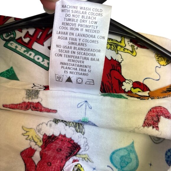 Dr Seuss Grinch Size XS V Neck Short Sleeve Scrub Top w/Pockets - Picture 4 of 4